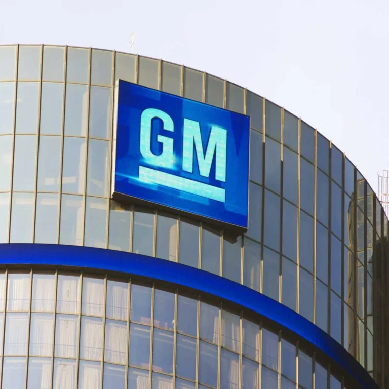 GM Struggles to Sell EVs: Can Legacy Automakers Compete in the Electric Market?